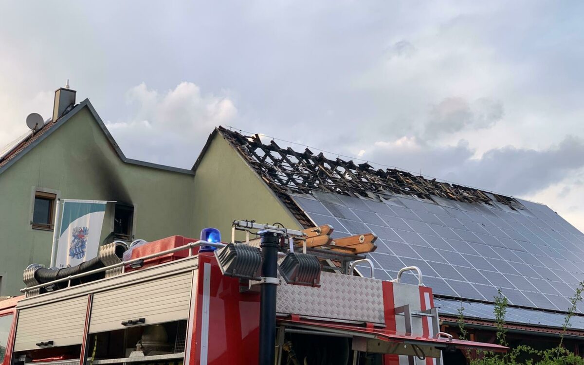 Brand in Winterhausen Feuerwehr im Einsatz Brand in Winterhausen Feuerwehr im Einsatz